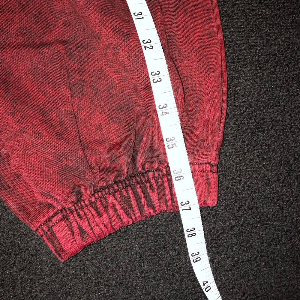 Levi’s Garment Dyed Sweatpants. Baggy Fit. Size Large. Red/Black Color. - Picture 4 of 16